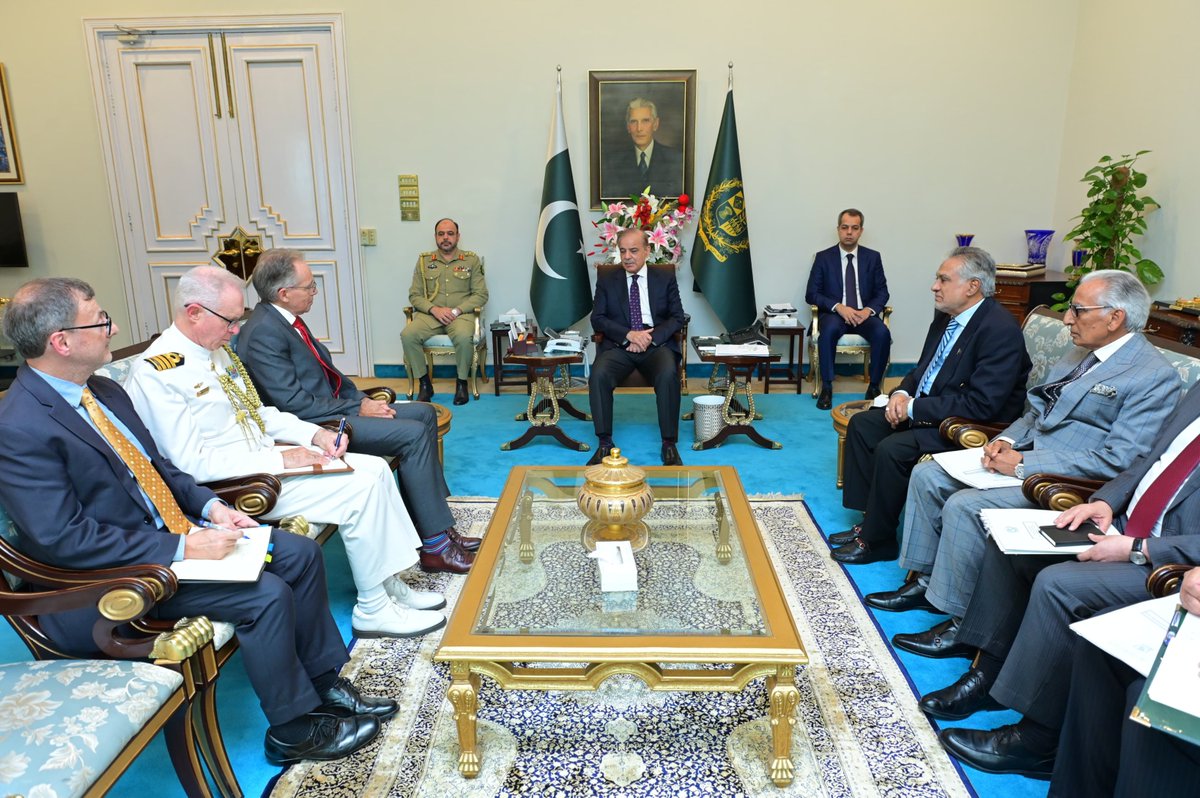 Pleased to have made courtesy calls on Pakistan's new Prime Minister and President. We underscored Australia's commitment to a democratic, stable and prosperous 🇵🇰 Pakistan. Looking forward to exploring avenues for cooperation including in water, agriculture and mining.