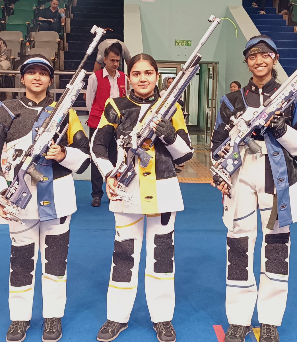 OST Update: Nancy (centre) wins the women’s 10M Air Rifle OST T1 with a score of 253.4 in the final. Mehuli Ghosh (left) is 2nd, Elavenil Valarivan (right) is 3rd. Congratulations! 🎉🔥 #OlympicSelectionTrials #Road2Paris #IndianShooting