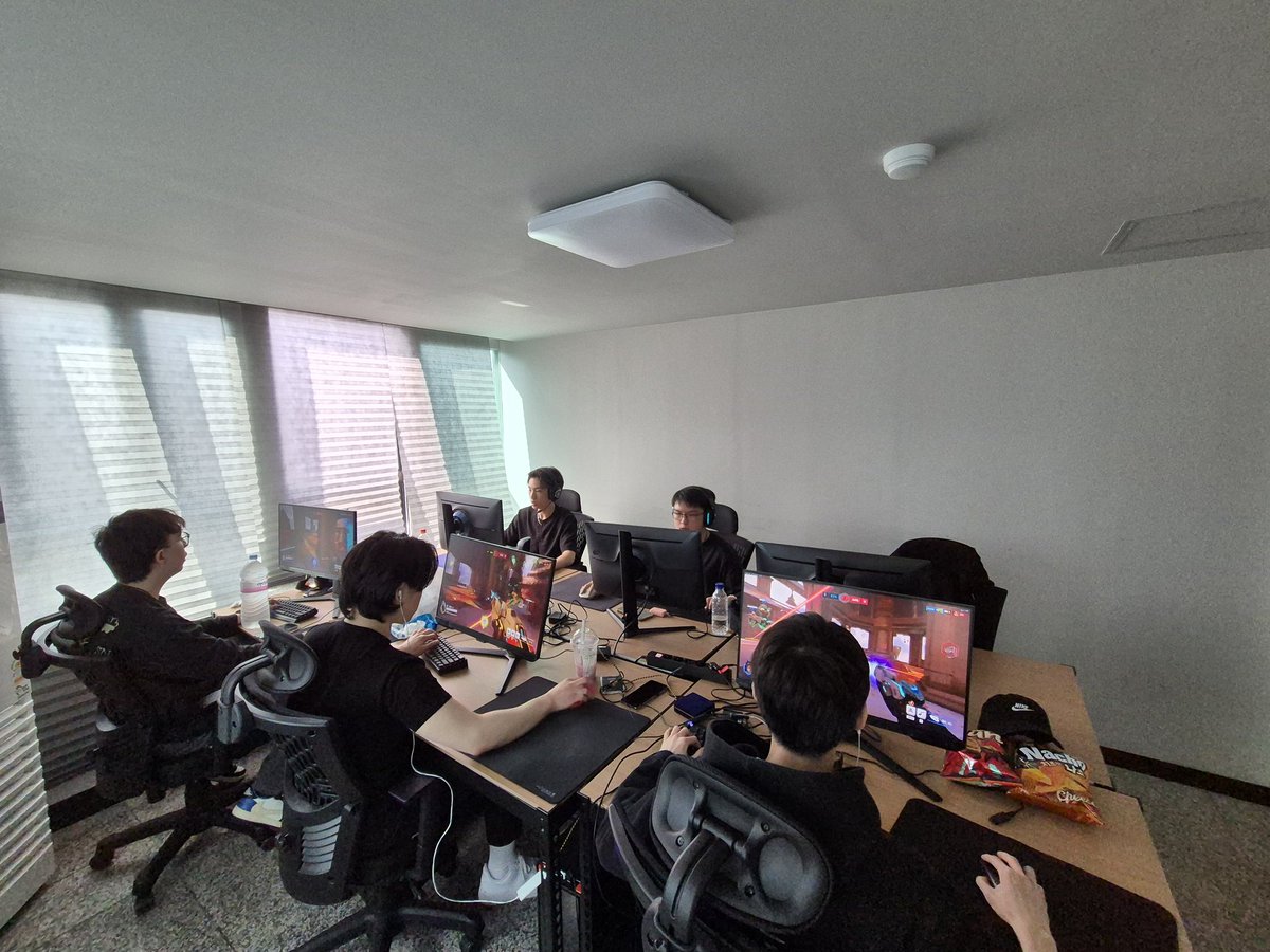 Honeypot 👑👑👑 tweet media