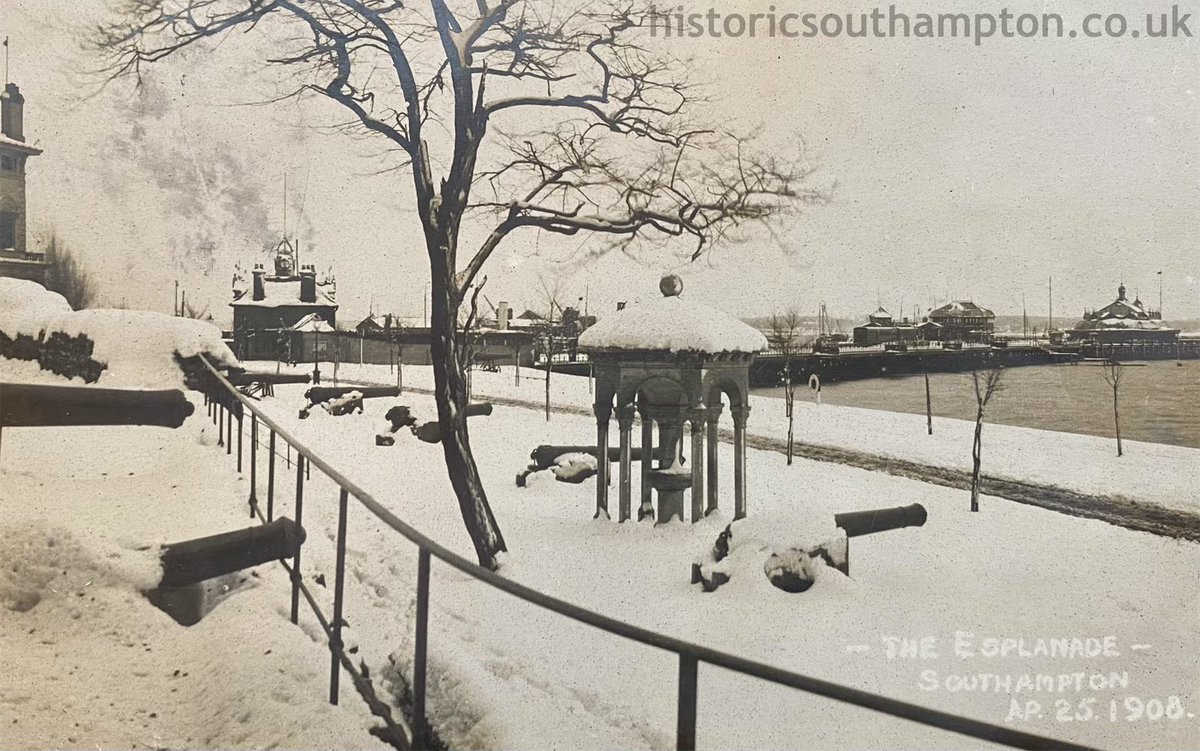 #OnThisDay in 1908, a blizzard covered Southampton in a thick blanket of snow. The town was described as ‘fairyland’. Meanwhile, two ships collided in the Solent. Here’s a blog post about the 25 April 1908 snowstorm, with eleven photos taken on that day: historicsouthampton.co.uk/snow/