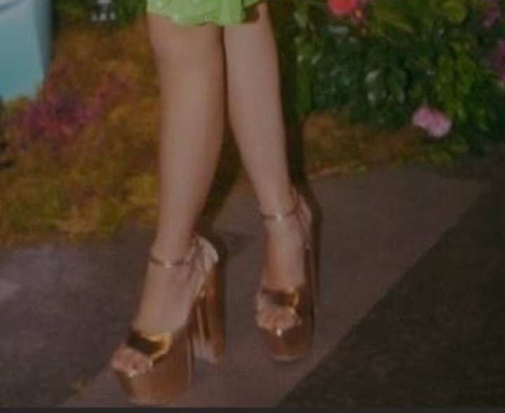 Girly casually wearing this HIGH heels. Well trained by Donny Pangilinan 😆😂 

#BelleMariano