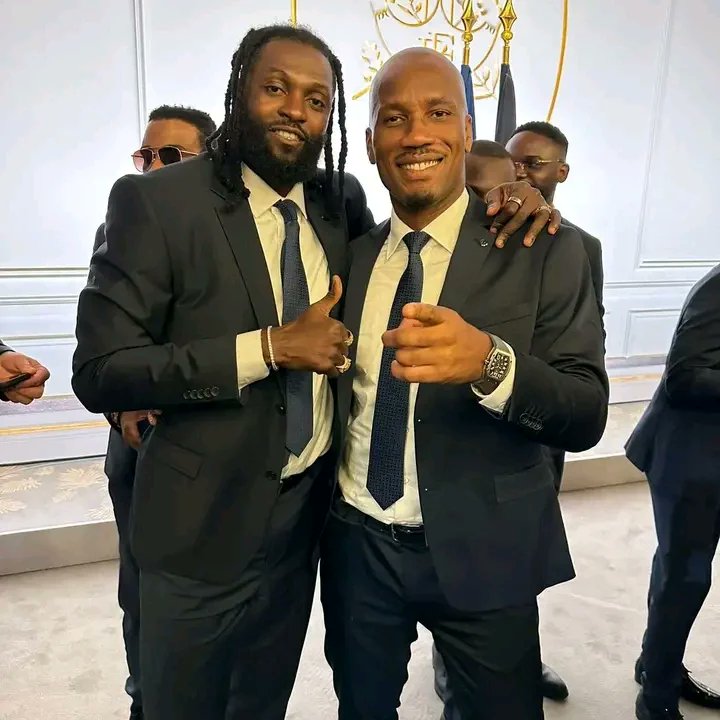 237plug's tweet photo. **French President Macron Invites African Icons for a Gala Match**

French President Emmanuel Macron has extended a special invitation to some of Africa's most renowned personalities for a gala match. 
Read details on our Facebook page @237plugtv

#237plugtv #samueletoo9 https://t.co/ElU9UyWlpR
