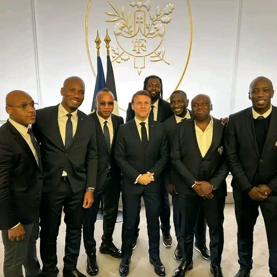 237plug's tweet photo. **French President Macron Invites African Icons for a Gala Match**

French President Emmanuel Macron has extended a special invitation to some of Africa's most renowned personalities for a gala match. 
Read details on our Facebook page @237plugtv

#237plugtv #samueletoo9 https://t.co/ElU9UyWlpR