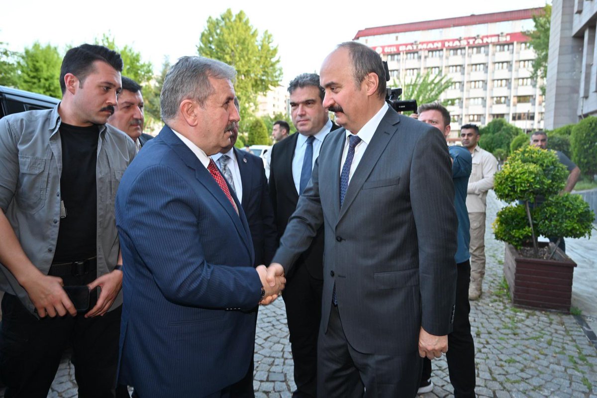 canalpekrem's tweet photo. Büyük Birlik Partisi Genel Başkanı Mustafa Destici ve beraberindeki heyete, nazik ziyaretlerinden dolayı teşekkür ederim. https://t.co/LfttvO3AFv