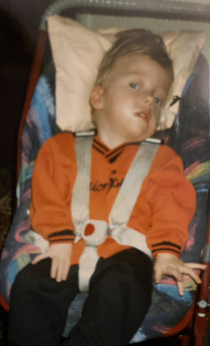 36clare's tweet photo. 27 years of missing you 😢 🥰 https://t.co/nJQ4o7ZpqQ
