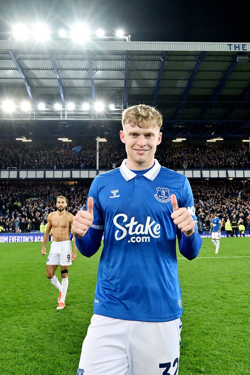 Everton's tweet photo. Good morning, Blues! How are we? 👍👍 https://t.co/0C1nnsFBEX