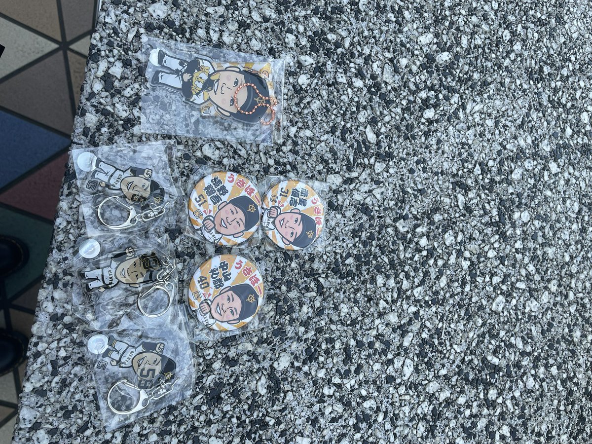 Ql2hN's tweet photo. ジャイアンツガチャ交換

求　秋広

本日現地です。 https://t.co/ZQnTCIG8Ii