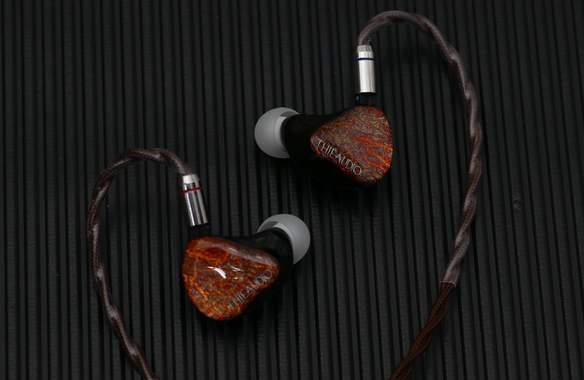 thieaudio's tweet photo. Walking the streets with my soundtrack. 🚶🎧 #MonarchMKII
#THIEAUDIO #ThieaudioMonarchMKII #music #iems #audio #audiophile https://t.co/15gmODOSwU