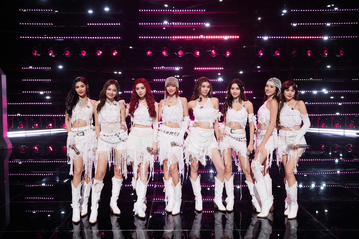 BINI22Bloomlets's tweet photo. Show it All! Here we showed it! Truly slayed it all!

BINI ON SHOW IT ALL
#BINIxShowItAll
#BINI @BINI_ph

SHOW IT ALL G22
#G22atSHOWITALL
#G22 @G22Official https://t.co/Ufniu36OK1
