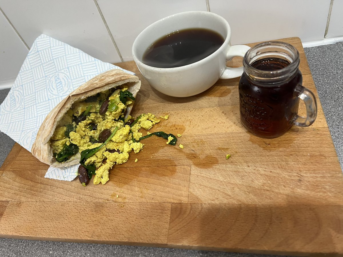 Morning #Veganfamily

Today’s post swim 🏊‍♂️ #Vegan breakfast pitta pocket 🥙 

Tofu scramble, spinach, kidney beans & black beans  🌱🫘 

Black coffee & pomegranate juice

#GoVegan #WFPB #VeganAF