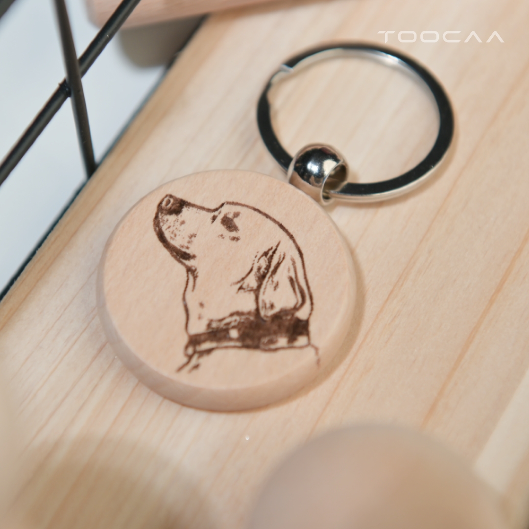 ToocaaOfficial's tweet image. 🤗🤗Check out this adorable keychain charm! A loyal furry friend is captured on a simple yet elegant wooden plate. It is these little things that add warmth to our days.🥰
✨Machine: TOOCAA L2
🔗:toocaa.com
#TOOCAA #KeychainCharm #DogLover #PetSketch #WoodenChic #diy