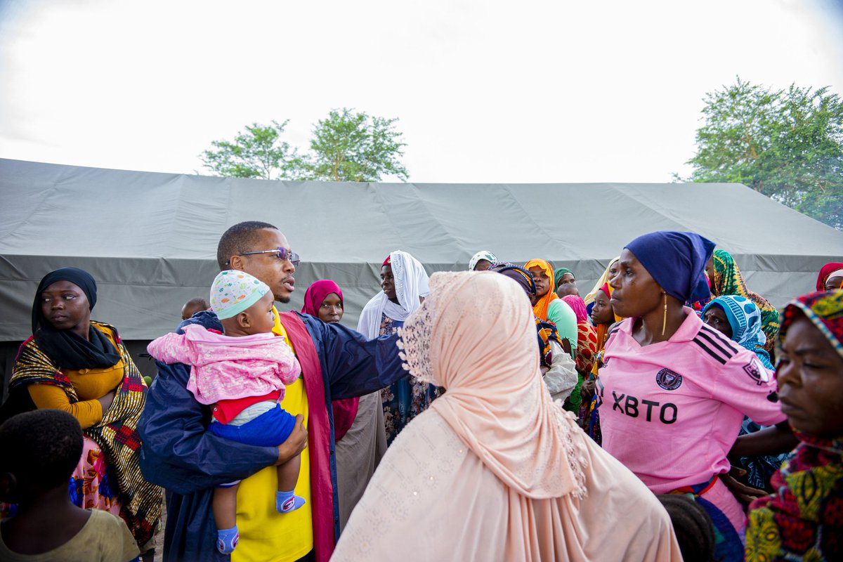 KIbahaMediaBlog's tweet photo. 📌KIBITI, PWANI.    18 April,2024

Mwenyekiti wa CCM Wilaya ya Kibiti Ndg.Juma Ndaruke Pamoja na Kamati ya Siasa Wilaya Ya Kibiti Yatembelea Makambi Maalum kuwafariji Wenye Changamoto za Mafuriko. https://t.co/t4lc6i9drh