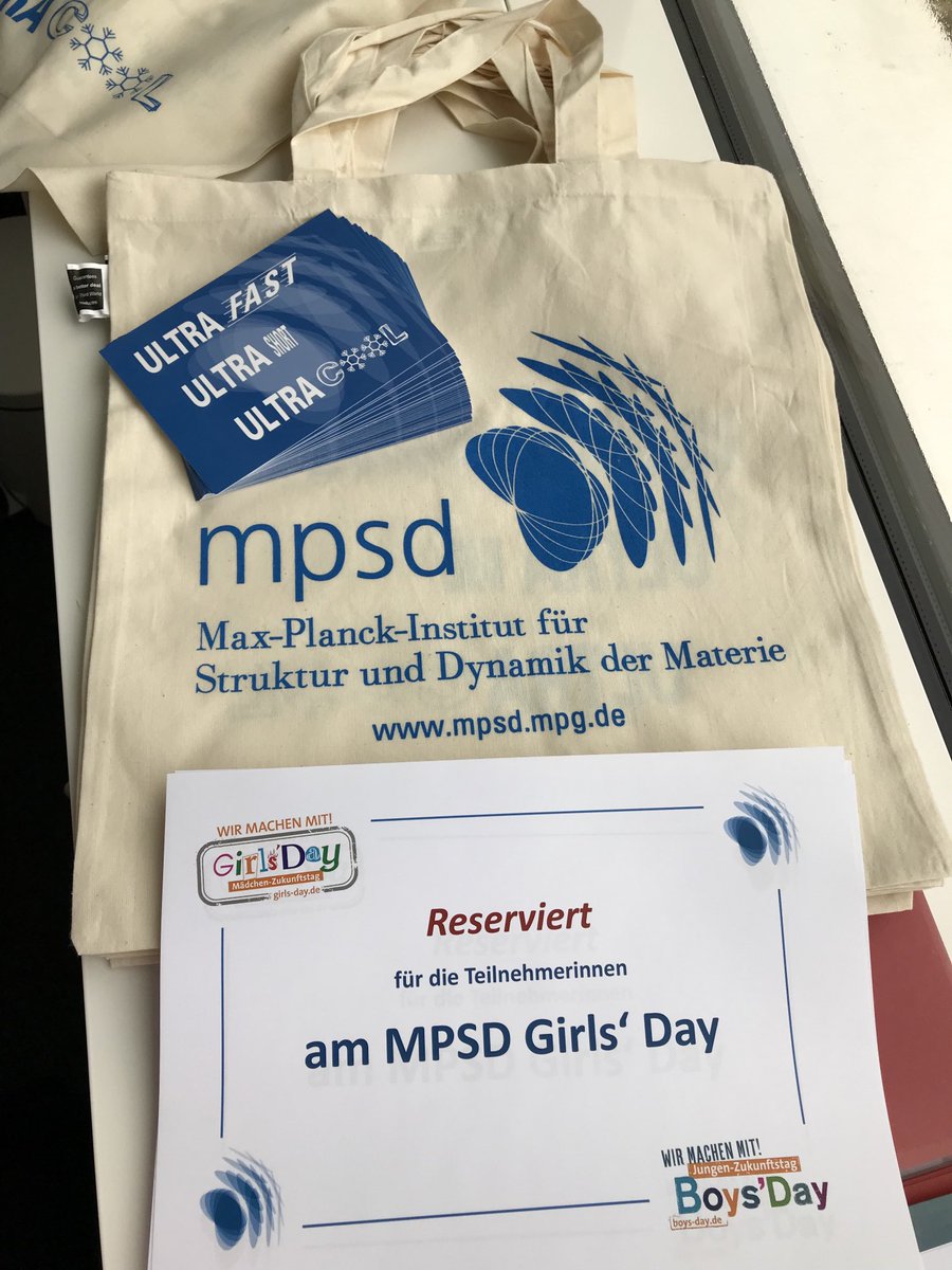 Gleich geht‘s los: ⁦@Der_GirlsDay⁩ am MPSD! Wir freuen uns sehr darauf, 12 Mädchen spannende Einblicke in die Physik und unsere Forschung zu geben. 🙂👍🏻 Auf dem Campus sind auch schon viele Schüler*innen am Start! ⁦@unihh @desy ⁦@cui_unihh⁩ @hh_bwfgb⁩