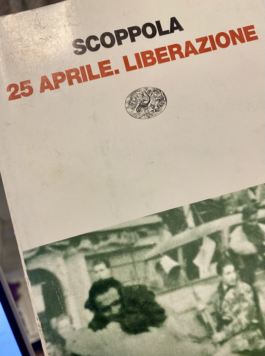 Il 25 aprile è stato l'annuncio di un «tempo nuovo».
L'ho imparato anche grazie a Pietro Scoppola,figura di impegno civile e di forte tensione etica,che si percepiva già alle 8, felicemente a lezione.
Quella lezione -Prof- io non l'ho mai dimenticata.
Buon 25 aprile. Liberazione.