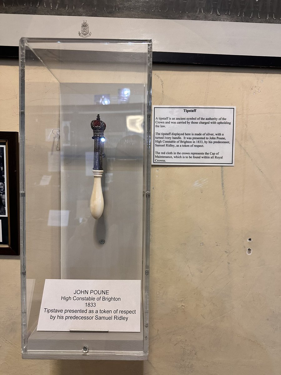 OPCMuseum's tweet photo. This tipstaff was presented to John Poune, High Constable of Brighton 1833. 

#display #exhibit #brighton #museum #brightonandhove #brightonmuseum #sussexpolice #ukmuseum  #museumnews #museumcollection https://t.co/h0EWbd5MBp