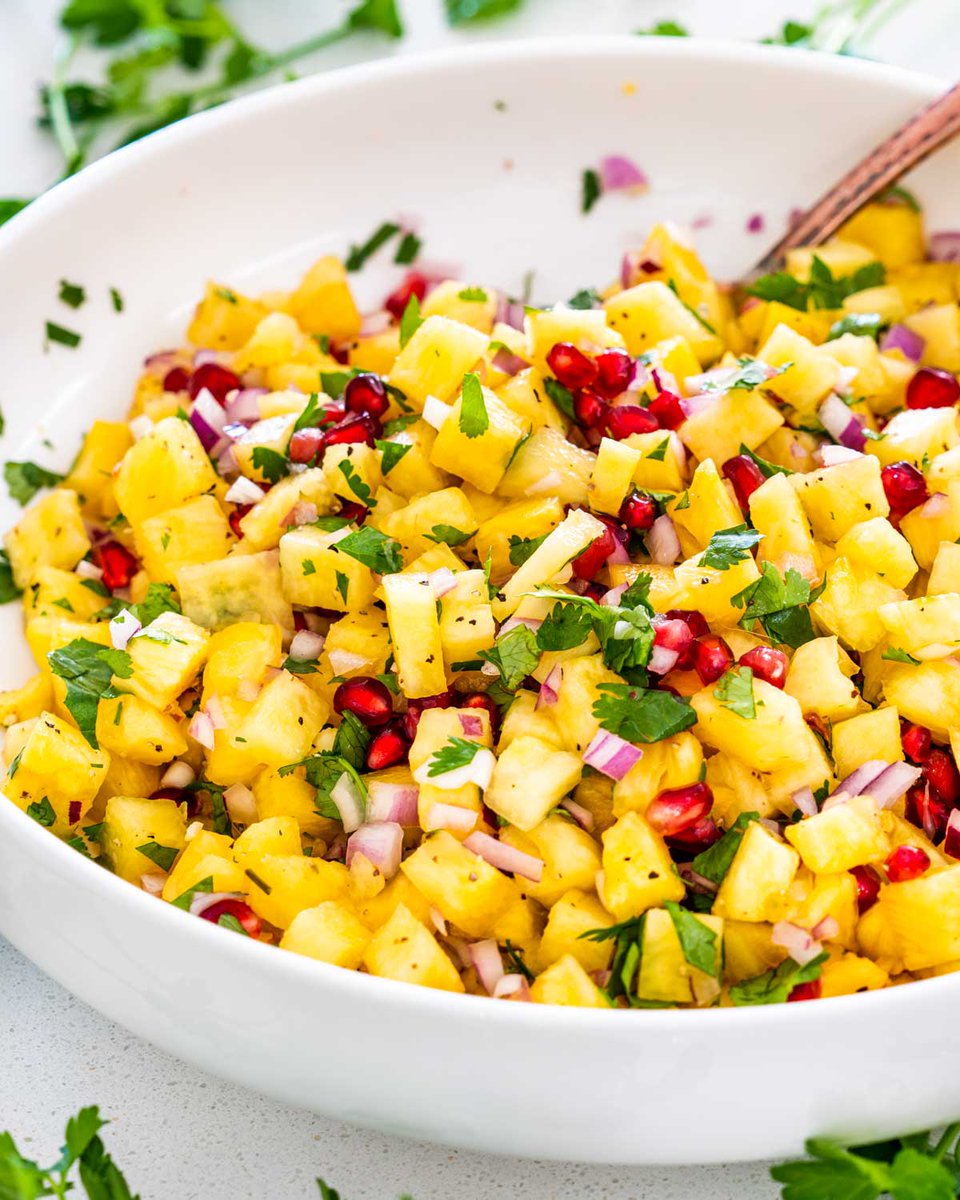 Pineapple Salsa 😋😋

Recipe by #ChefSane 🧑‍🍳

Full #recipe on our food blog 👉 chefsane.com/pineapple-sals… 👈 

#foodphotography #foodblogger #recipeshare #FoodieFaves #EpicEats #TastyTreat #YumYum #FoodGoals #DelishDish #NomNom
