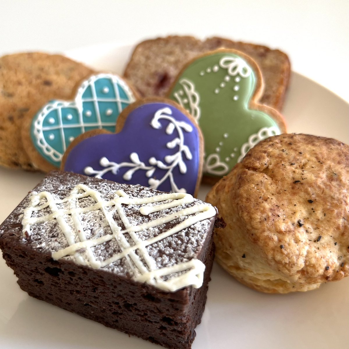 green_dining's tweet photo. オフィスで手作りお菓子の会が増えて��てます。
日本の働く環境がワクワクに変わりつつある予感‼️

Handmade sweets meetings are increasing in offices.
Feeling that the working environment in Japan is changing in exciting way‼️

@green_dining 
https://t.co/I40A18OpoI

#officecatering https://t.co/7DlZPulkC4