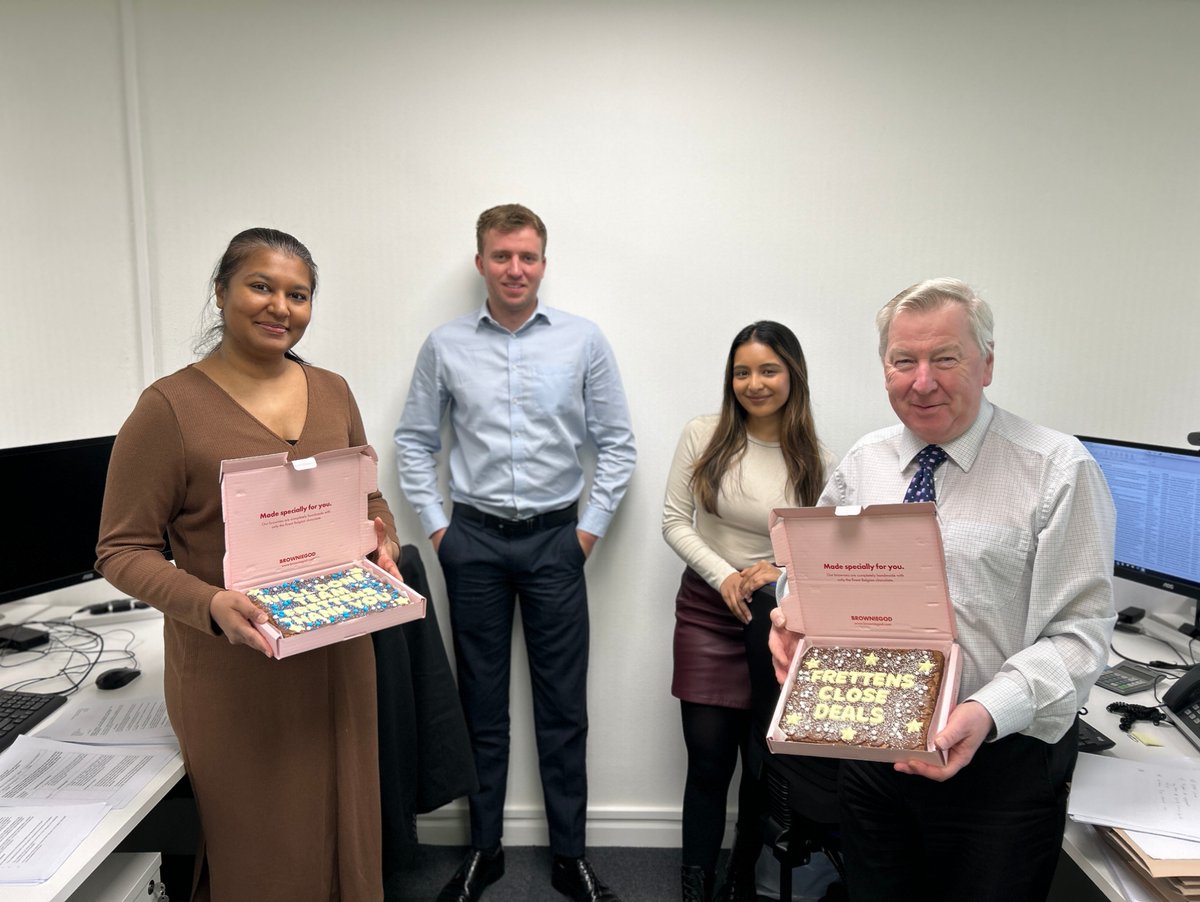 'Frettens close deals' ✅ 'Well done team Frettens' 🤝 Paul Longland and our #Corporate & #Commercial Team have received some tasty gifts from a happy client in the form of celebratory brownies 😋 Great work team, enjoy!