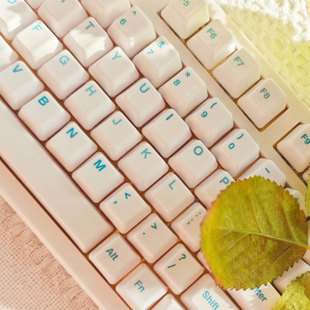 Ceramic embodies the romance of craftsmanship, while colors bring about the dynamic of keycap combinations.✨

📷by 章鱼小右丸

#cerakey #cerakeycaps #keycap #keycaps #keycapset #keycapdesign #ceramickeycap #mechanicalkeyboard #customkeyboard #keeb