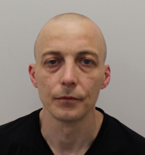 Can you help locate Matthew Barnard who absconded in #Ealing Broadway while on escorted leave from a mental health facility?

He may pose a risk to the public without access to medication.

If seen do not approach but dial 999 immediately.

Read more 👇

ow.ly/X0Yn50RnMa5