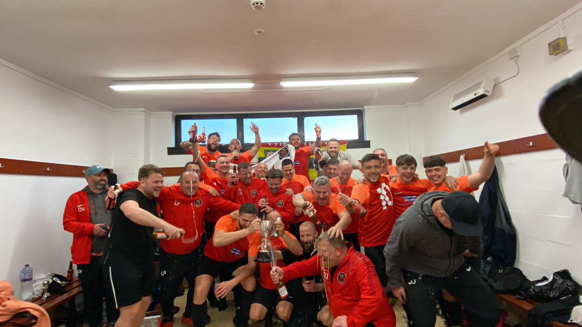 Great result yesterday, topped off by receiving the league trophy 

Despite 3 pens being awarded to Cogan (0 scored thanks to Mo👀) the boys grinded out a hard fought win to continue their unbeaten season 

Cogan 1 - 2 Tynny 
⚽️ GG 
⚽️<a href="/Naff_89/">Naff</a>
MoM - <a href="/Callum__Coleman/">Callum Coleman</a> 
#UpTheInn 🚂