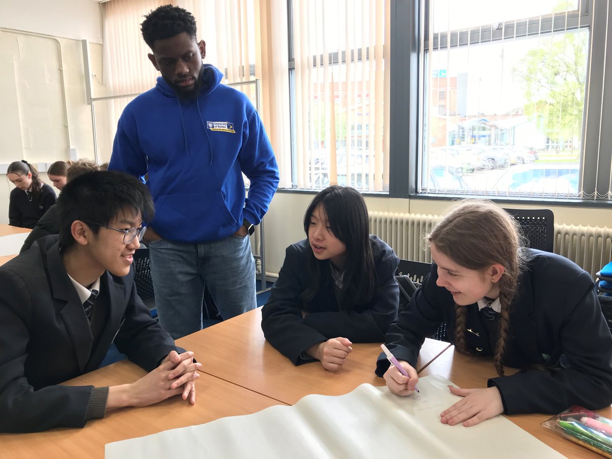 Big thanks to @GM_Higher and @BoltonUni for hosting a great session on higher education for some of our Yr10 students yesterday. Student's discussed the different routes to higher education, enjoyed a campus tour & took part in an interactive session on creating futuristic jobs!