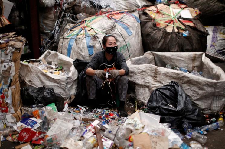 Georges_GASSITA's tweet photo. The #production of plastics is linked to the production of #polymers.
The #plastictreaty must therefore include #quantified #targets, as recommended by the Centre International de Droit Comparรฉ de l'Environnement at the second intergovernmental #negotiation session. https://t.co/a9p8C78QaX