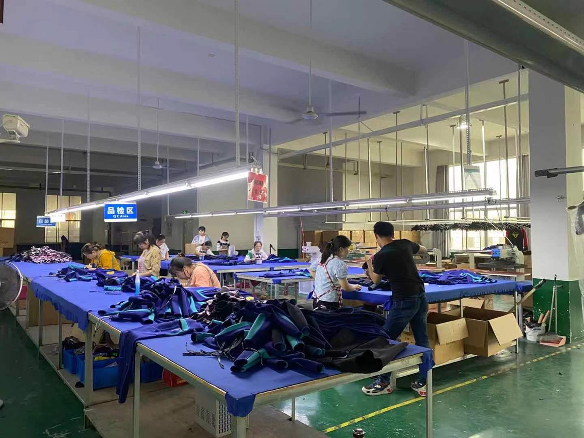 Our QC team checks each product very carefully; No problem with the product escapes them.
#skoutdoorz #wetsuit #factory #QC #supplier #chinafactory #OEM #ODM #neoprene #surfing #diving #spearfishing #triathlon #freediving