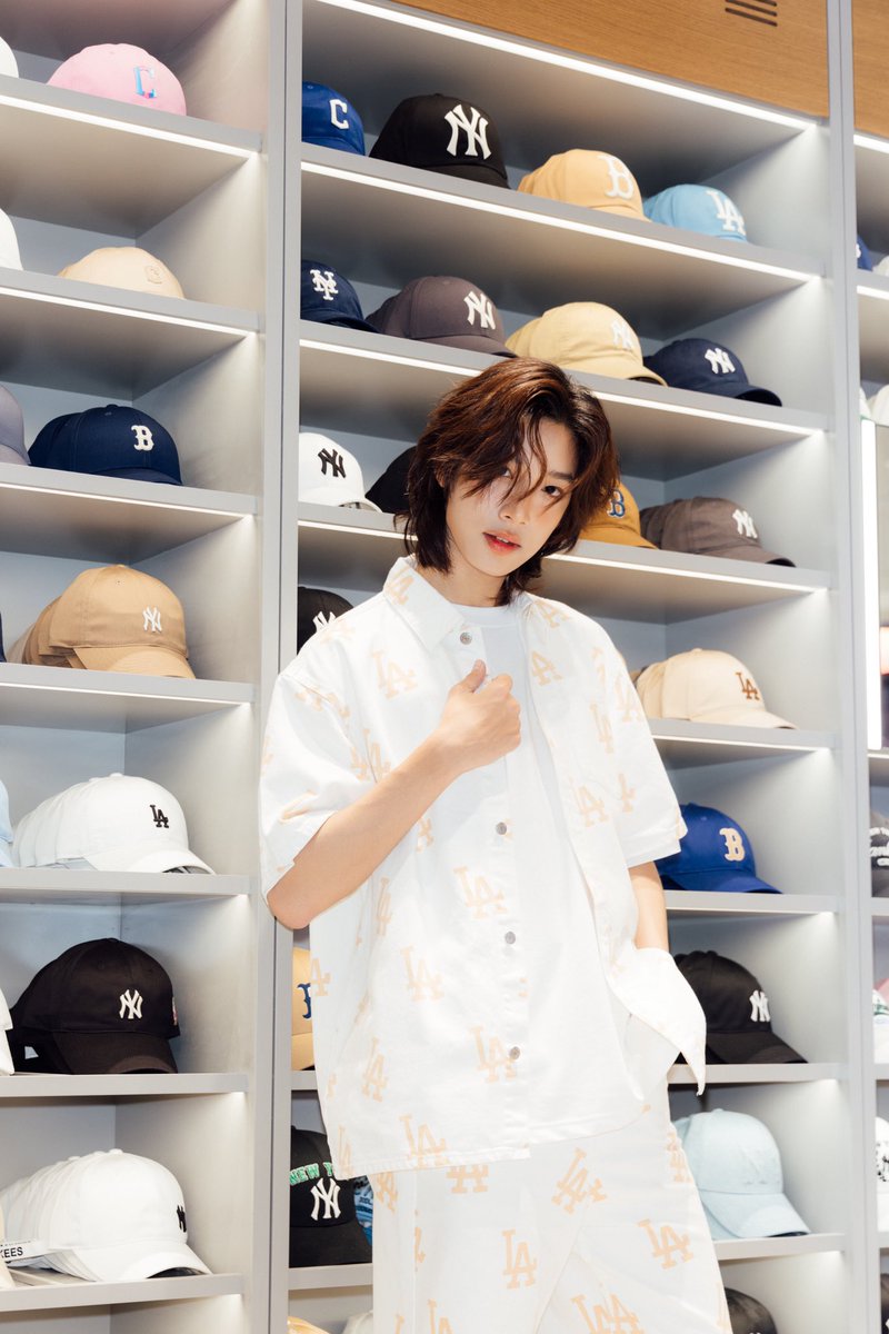 Blackcatupdate's tweet photo. “เน็กซ์ ณัฐกิตติ์” ในงานเปิดตัว MLB K-Concept ที่แรกในไทย! ที่ Siam Square One ชั้น 2✨
#MLBSQ1withBUS
#NEXnattakit
#BUSbecauseofyouishine
#MLBcrewth
#MLBNewStoreOpening
#MLBSiamSquareOne https://t.co/vcBe04KAoZ