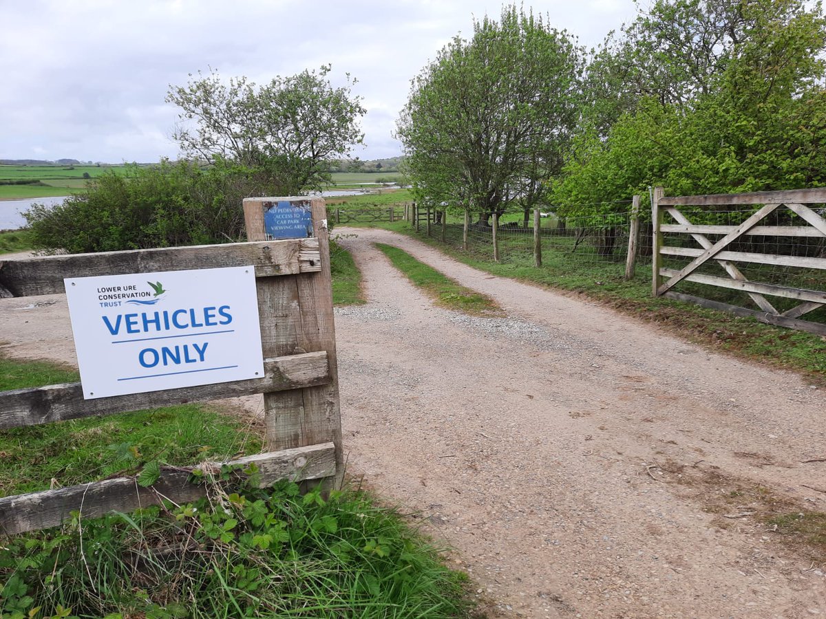NosterfieldLNR's tweet photo. A reminder please to only enter the viewing area below if you are in a vehicle. Please also stay inside your vehicle whilst in this area. Minimising disturbance on the reserve is vital- many thanks for your co-operation. https://t.co/sgzhs2VbCG
