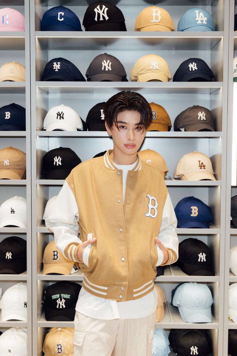 Blackcatupdate's tweet photo. “ไทย ชญานนท์” ในงานเปิดตัว MLB K-Concept ที่แรกในไทย! ที่ Siam Square One ชั้น 2✨
#MLBSQ1withBUS
#THAIchayanon
#BUSbecauseofyouishine
#MLBcrewth
#MLBNewStoreOpening
#MLBSiamSquareOne https://t.co/5Ksr6Q6aGl