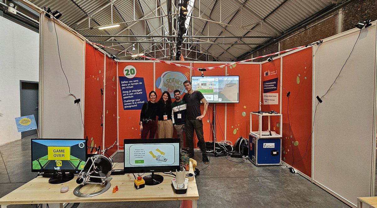 All set and ready to go for #ScienceIsWonderful!

Let's hope the robots and VR last for the next 48 hours...

#TUDelft #ErasmusMC #ScienceIsBeautiful