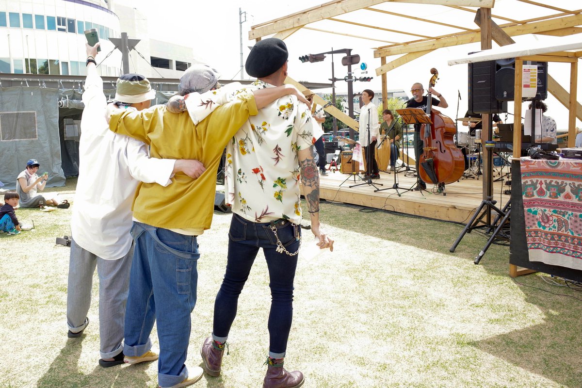 akibako_jazzy's tweet photo. 【塩ノ山ワインフェス2024】
2024.04.13(土)、毎年お声がけ頂いている"塩フェス"に出演しました。@shionoyama_fest の皆さん、ありがとうございました。https://t.co/ikCbL3kgvz

#Akibako #アキバコ #Band #バンド #Jazz #Jazz風 #ジャズ #ジャズ風 #甲州市 #山梨県 #塩むすび #塩ノ山ワインフェス https://t.co/WF2OUe1Z3d