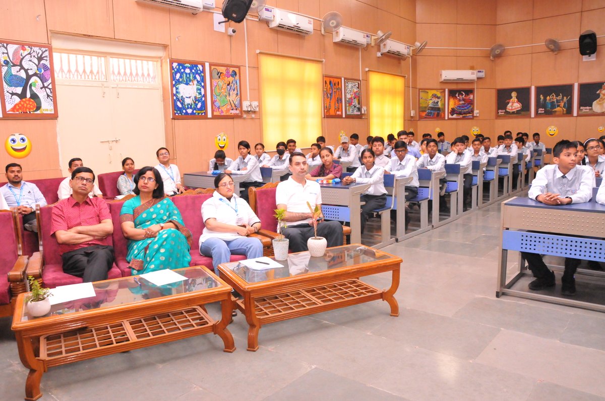 #WorldMalariaDay Recap! Great turnout at ICMR-NIMR's awareness program, exhibitions & quizzes at RPVV, Dwarka Sector 10. Let's continue the fight against malaria! #WorldMalariaDay2024 #Health @ICMRDELHI @nvbdcpmohfw @adil_iis @WHO