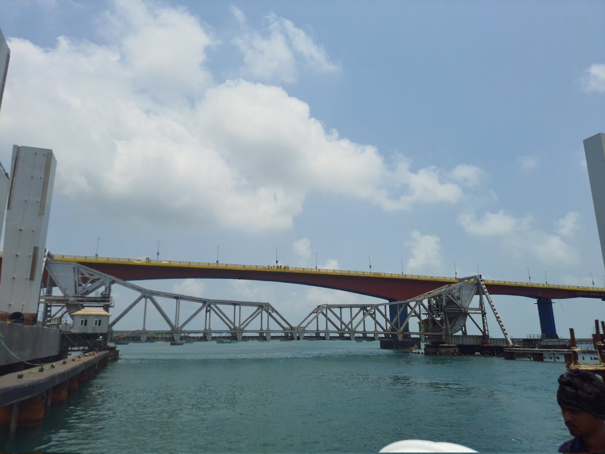 New vs old Pamban bridge konsa acha hai?
#newpambanbridge 
#rameswaram #pamban #dhanushkodi 
#الديوان_الملكي #earthquake #Binance #PuregoldxBINI #