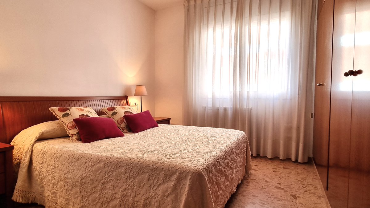 FinquesBoronat's tweet photo. FANTÀSTIC PIS EN VENDA AL CENTRE DE TARRAGONA
Confortable, 94 m², 3 dorm., 2 banys, una cuina amb galeria, traster/rebost i un ampli saló-menjador amb terrassa. Acabats de qualitat. Exterior i assolellat.
En molt bon estat. Calefacció i A/C.
245.000 €
https://t.co/TIJmYVv4Uu https://t.co/gIqlFGsc1n