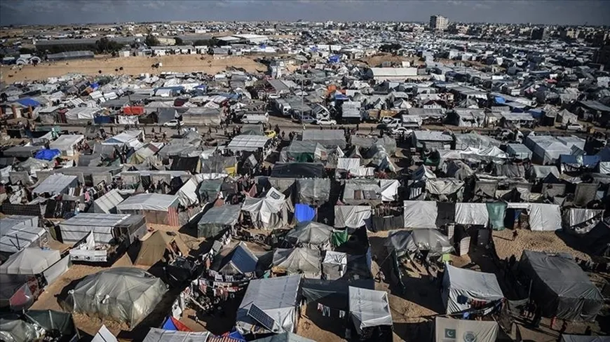 🚨A 5-month-old baby, Malak al-Yazji, just baked to death in a refugee tent as temperatures soar to 40C/104F. Those tents are turning into baking oven

Israel is about to displace over 1 million Gazans in Rafah to a tent city with zero infrastructure & diseases spreading rapidly!