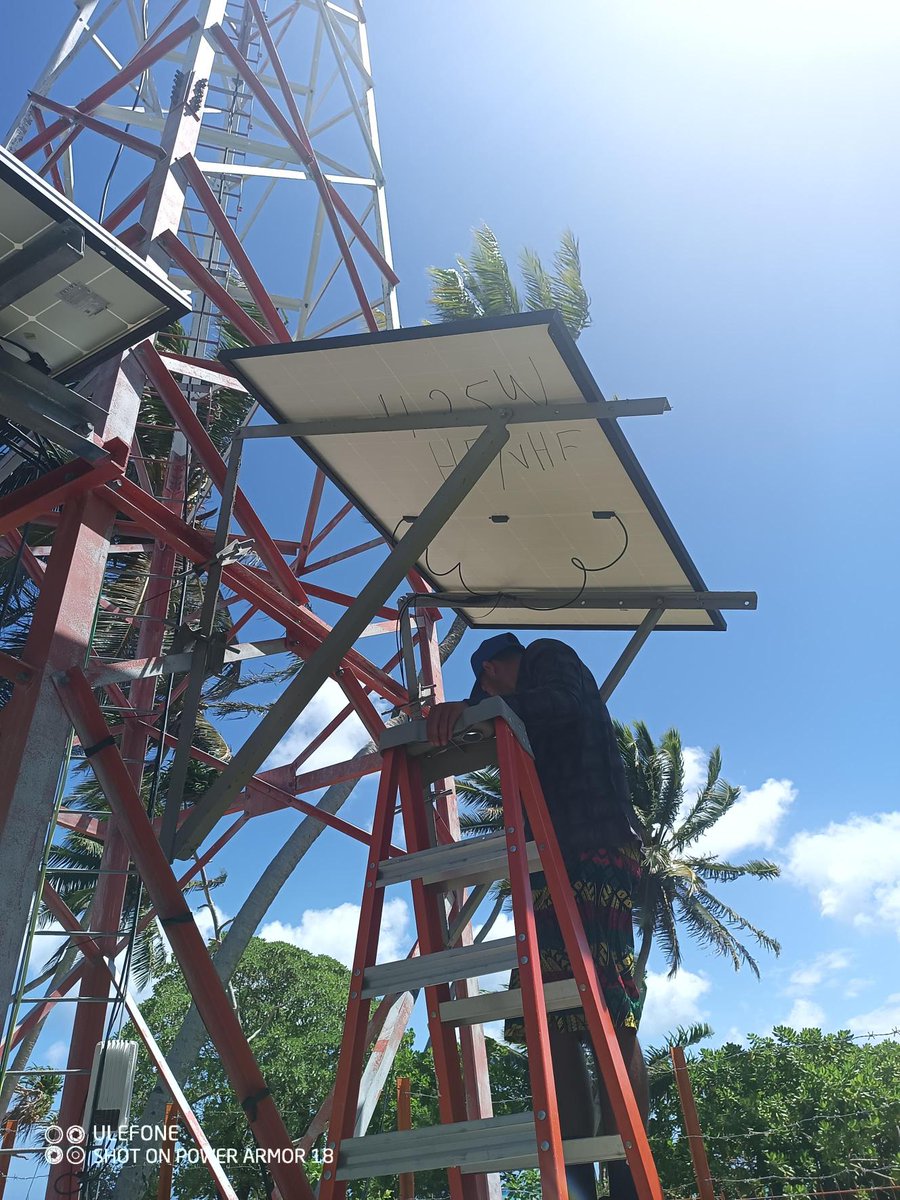@IOMMicronesia installed HF/VHF radios in #MilliAtoll, located 117 km from the Rep of the Marshall Islands' capital. The radios will improve emergency communication. With @WorldBank and @RMI_Govt, we plan to reach 23 more islands to ensure #EarlyWarning and #EarlyActionforAll!
