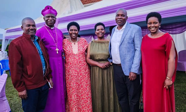 Hopebagaya's tweet photo. The PRAYER OF RELEASE AND BLESSING you prayed for me will forever be my portion. I will upload it on my YouTube channel.

May God preserve you, for I know there's yet more and bigger mission He has for you. May He renew your anointing to keep you as fresh as the morning dew. HBD. https://t.co/zOQieK4rY3