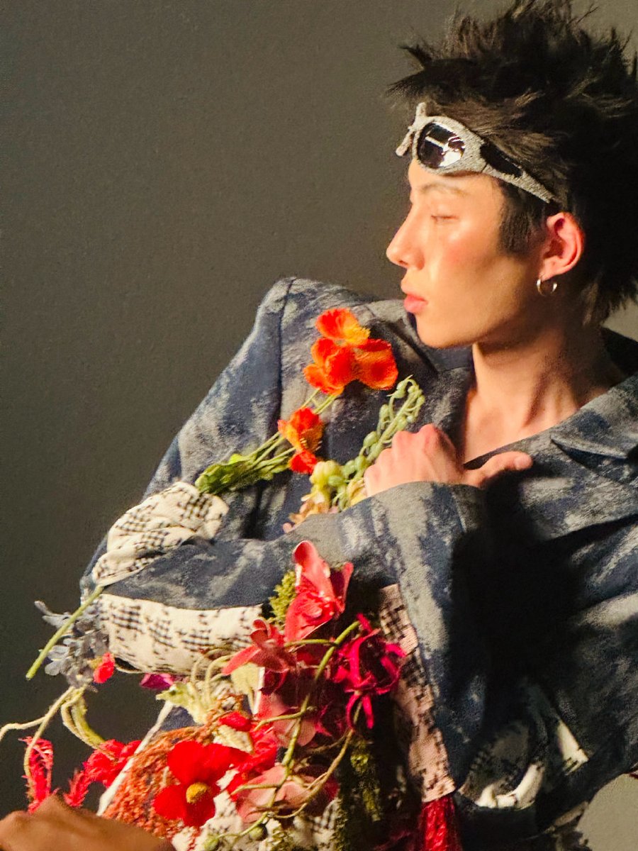 oscarranger_'s tweet photo. 🥀🌹💐 https://t.co/bdD2LNqNCn