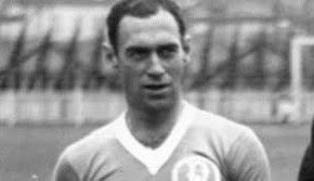 voltasport's tweet photo. 🙏🏼 3️⃣9️⃣ José #Junqueira
39 años sin la leyenda del SE Palmeiras donde jugó durante toda su carrera; de 1931 a 1945, capitán y laureada figura histórica del club, ganó 8 Campeonatos Paulistas: 1932, 1933, 1934, 1936, 1938 (edición extra), 1940, 1942 y 1944 entre otros títulos. https://t.co/i7Z45rqxrX