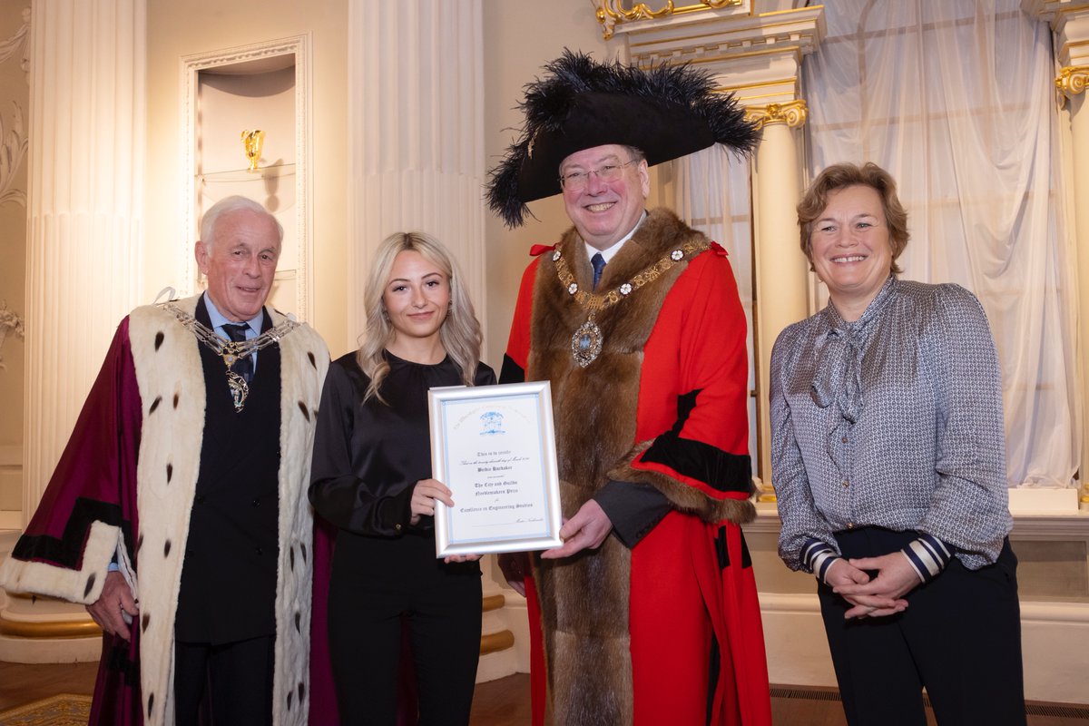 @WCNeedlemakers Master is pictured with the @citylordmayor and the Needlemakers City and Guilds Prize winners. The winners are selected from candidates who are studying engineering trades. Very many congratulations.