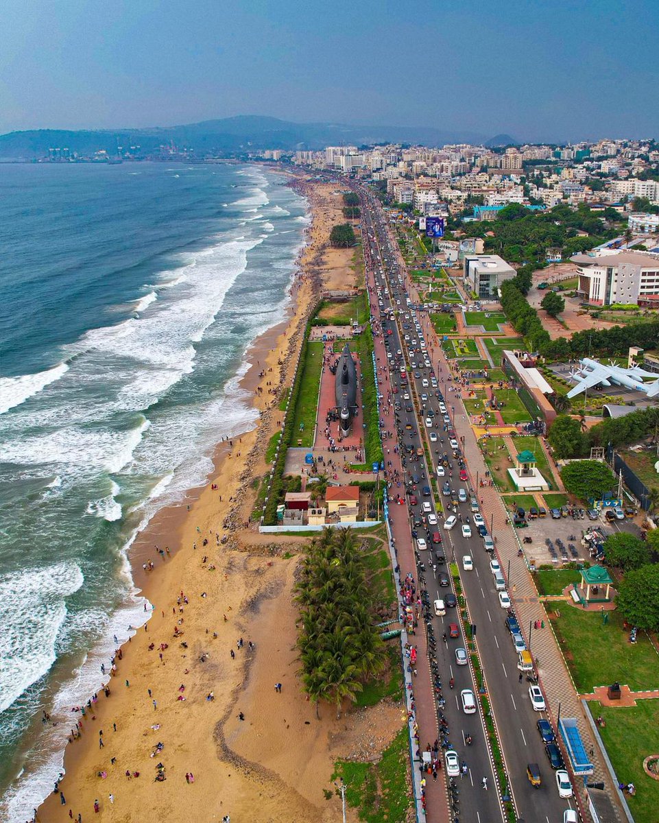 desi_thug1's tweet photo. Guess the location.. https://t.co/pQedKajv2K