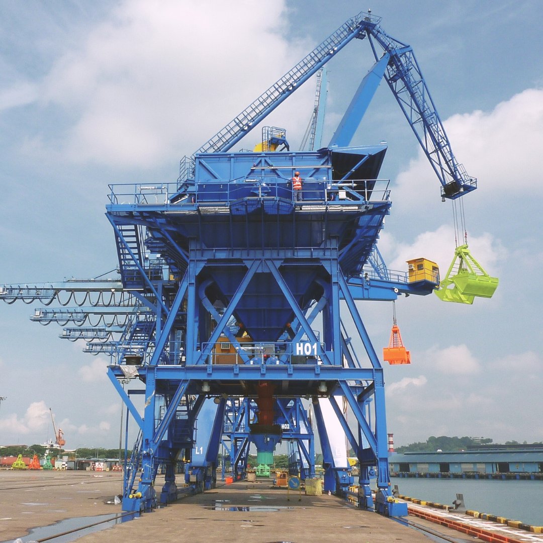 SamsonMaterials's tweet photo. Efficiency is crucial in bulk material handling.

Our Eco Hoppers offer diverse travel options to suit your operational needs.

Discover how you can elevate your material handling processes: https://t.co/dwJuKKepAh

#Logistics #Efficiency #BulkMaterials #Flexiblesolutions https://t.co/ISMiY0hsW1