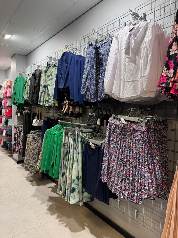 WernhilPark's tweet image. Step into STYLE at Wernhil’s newest addition.🎉 
Take your shopping experience to a new level with incredible deals and revamp your wardrobe in STYLE. 
Visit us at Wernhil, today.😉 
#Style #Wernhil #NewestAddition
