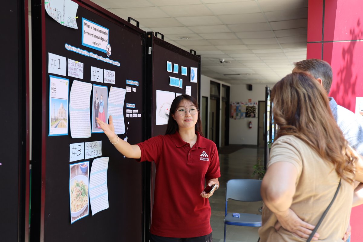 Stonehill_SIS's tweet image. Our Grade 11 students showcased their intellectual prowess at the Theory of Knowledge exhibition, delving deep into pivotal themes including identity, culture, knowledge, and history. #SISLearns #ibdp #tok #education #ibschool