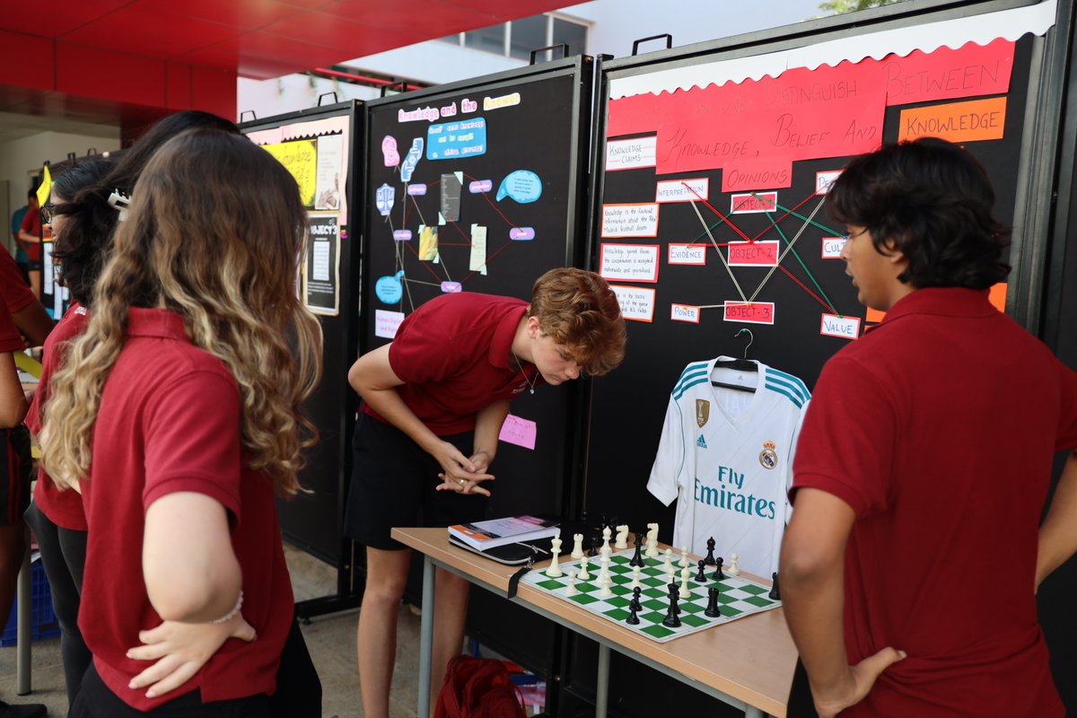 Stonehill_SIS's tweet image. Our Grade 11 students showcased their intellectual prowess at the Theory of Knowledge exhibition, delving deep into pivotal themes including identity, culture, knowledge, and history. #SISLearns #ibdp #tok #education #ibschool