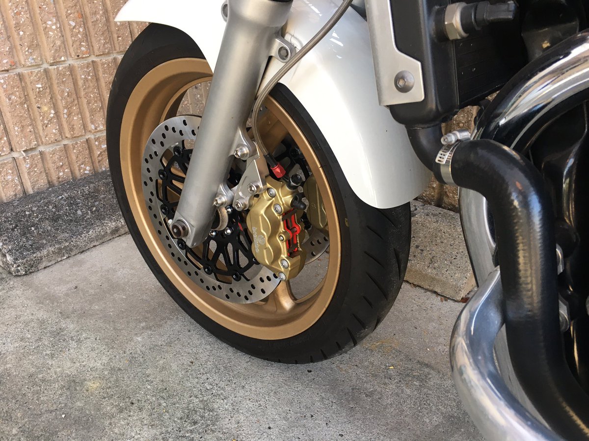 Shin7739's tweet image. ディスクとパッド交換。
最近の赤パッドはどうなのか試してみる事にしました。
#機能維持 #SC40