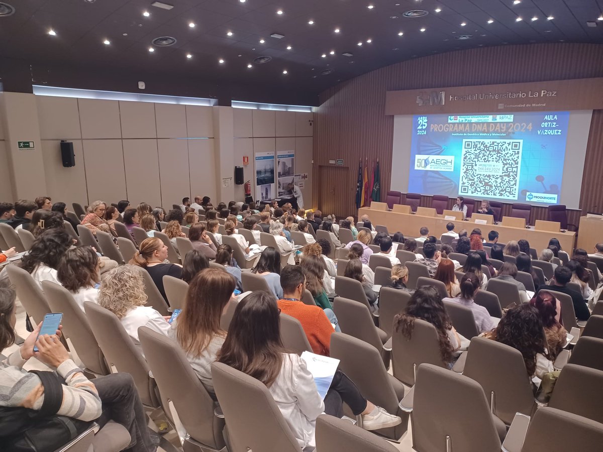 Hoy celebramos #DNAday en el #hospitallapaz con ponentes del <a href="/INGEMM_HULP/">INGEMM Hospital La Paz</a> <a href="/Aegh/">Andrés Herrera</a>
