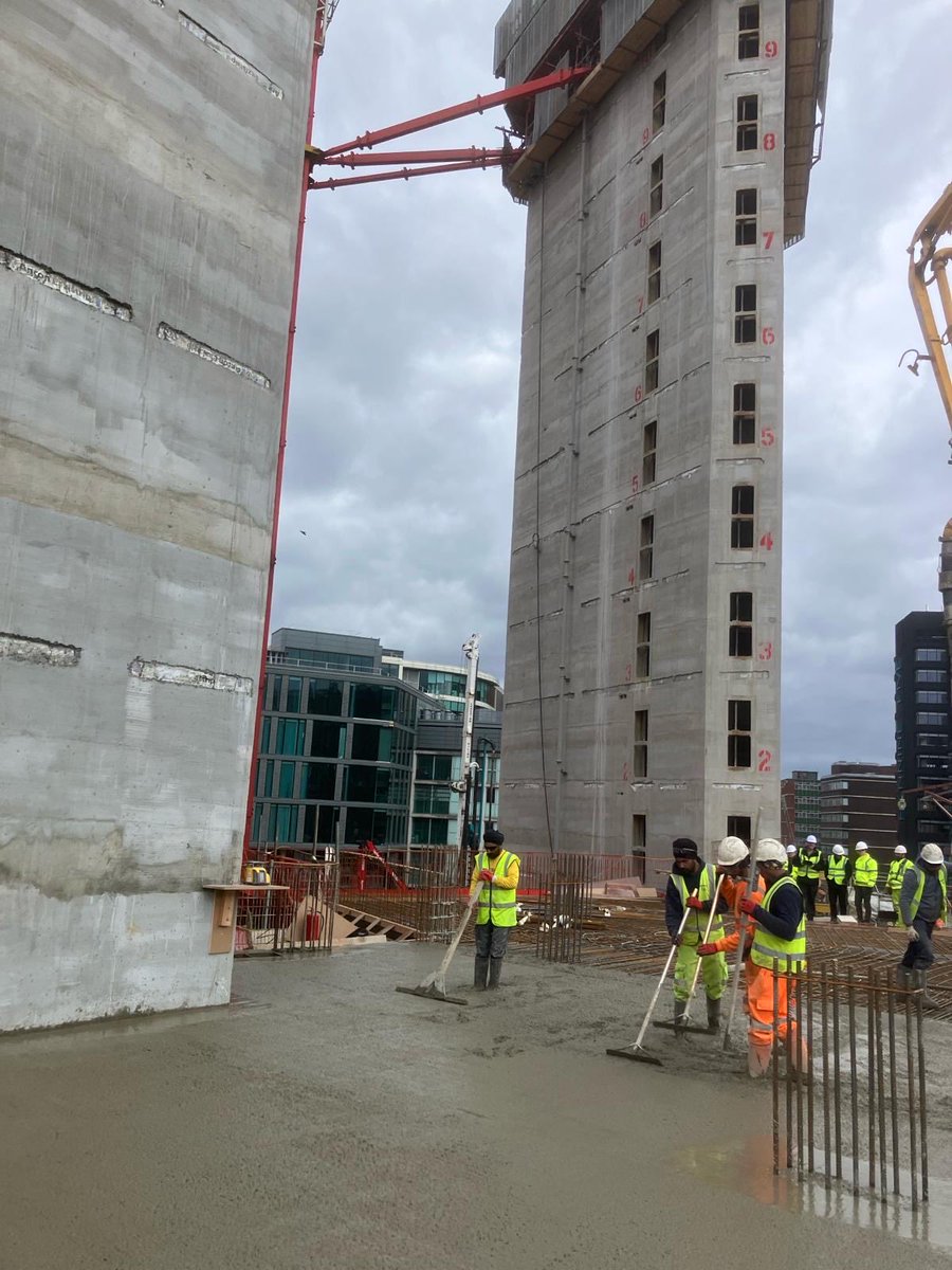 Hollis Croft in #Sheffield … crane ties are in 👍

#construction #constructionlife